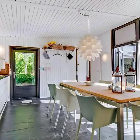 Feriehus Peaceful House Life Just 50 M From Shore