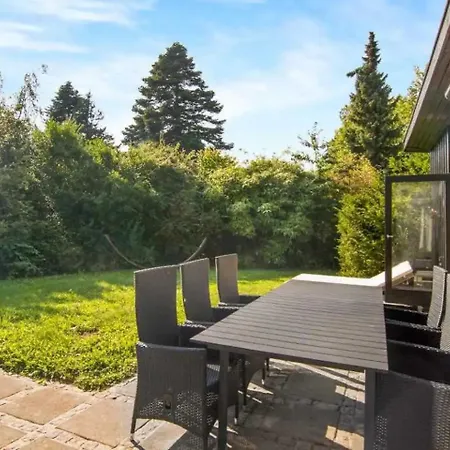 Ruhiges Ferienhausleben Nur 50 Meter Vom Ferienhaus Dronningmølle