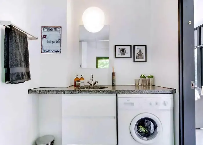 Peaceful House Life Just 50 M From Shore Dronningmølle