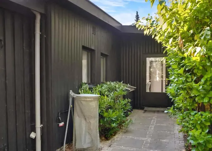 Peaceful House Life Just 50 M From Shore *