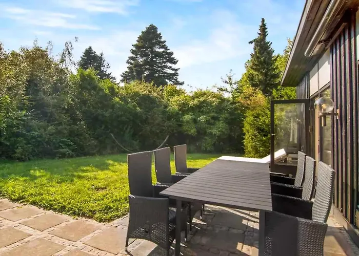 Peaceful House Life Just 50 M From Shore Casa vacanze Dronningmølle